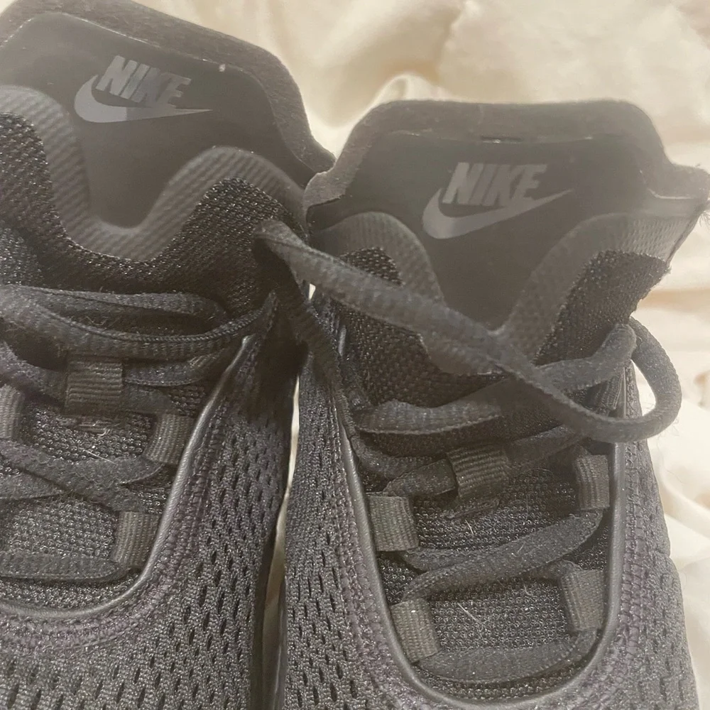 Nike Air Max motion 2 Men's Black Mesh Sneakers Unisex - Picture 9 of 12